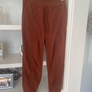 Athleta Women's Rust Joggers like new